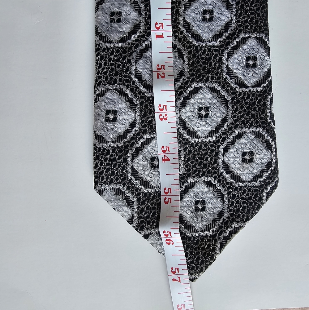Yves Saint Laurent Elegant Black and Gray Men's Tie - Picture 3 of 4